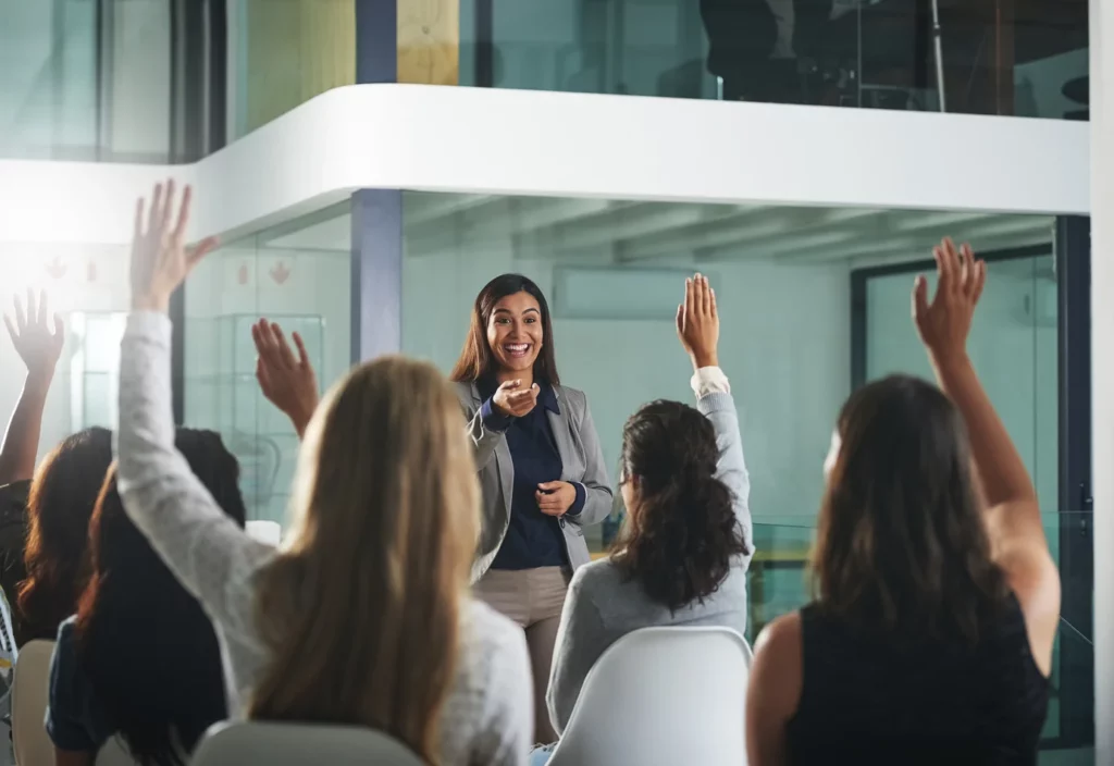 people-handsup-responding