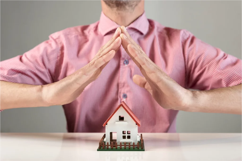 toyhome-near-pink-shirt-man