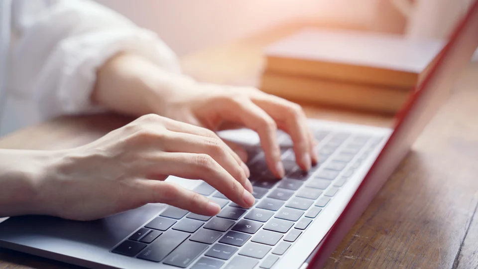typing-with-laptop-keyboard